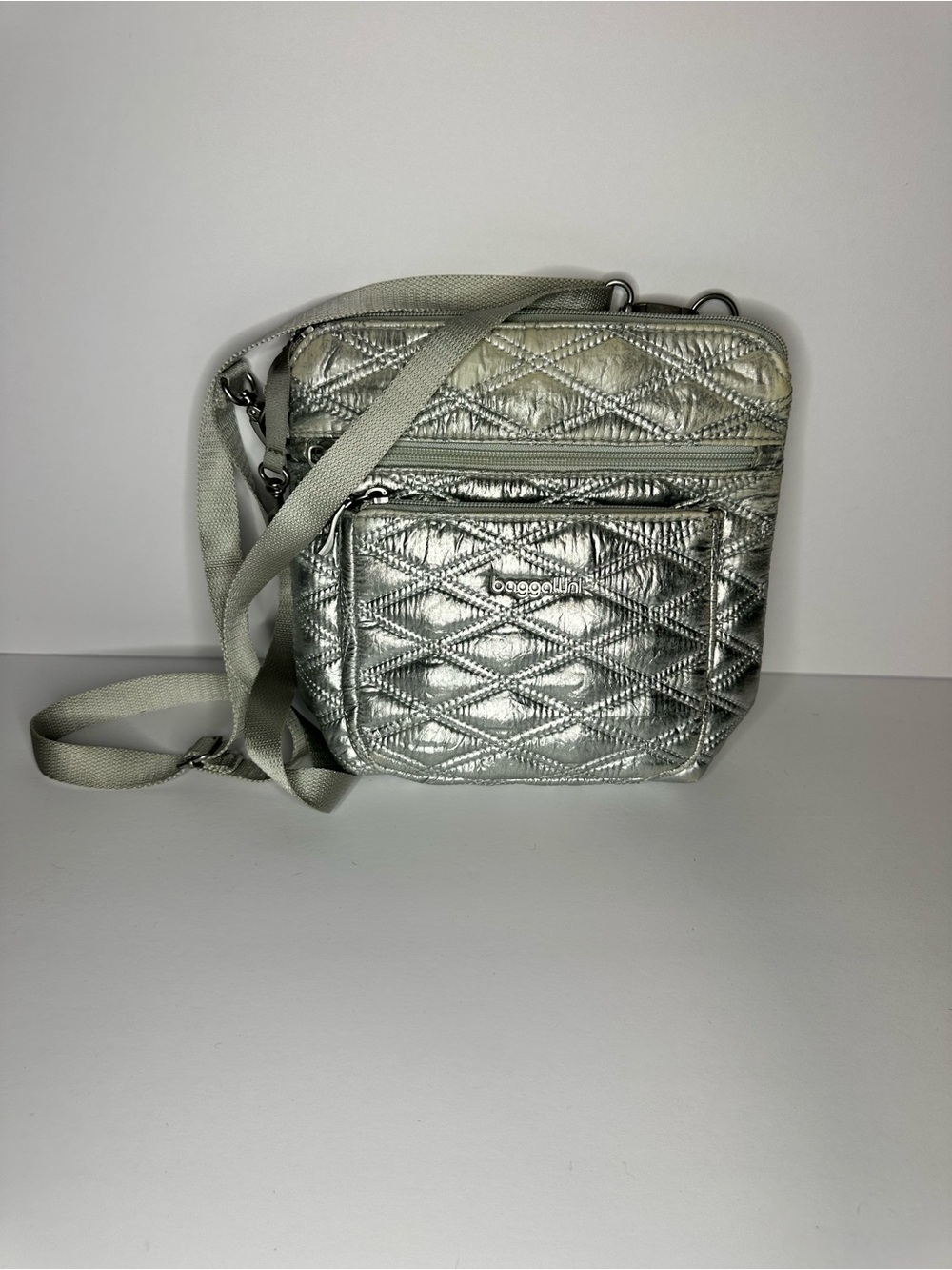 Baggallini Go Bagg Quilted Metallic Silver
